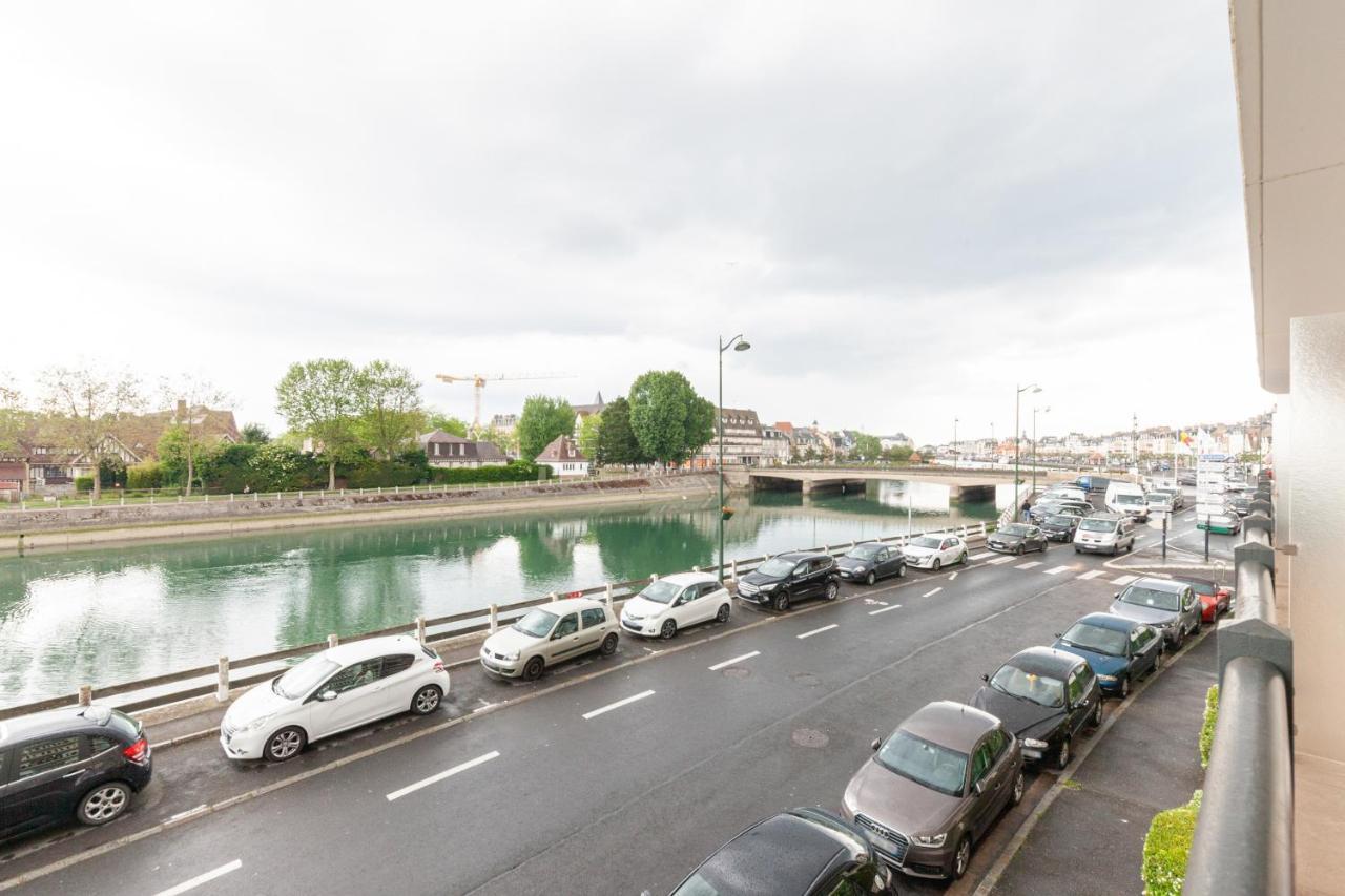 Le Christina Apartment ทรูวิลล์-ซูร์-แมร์ ภายนอก รูปภาพ